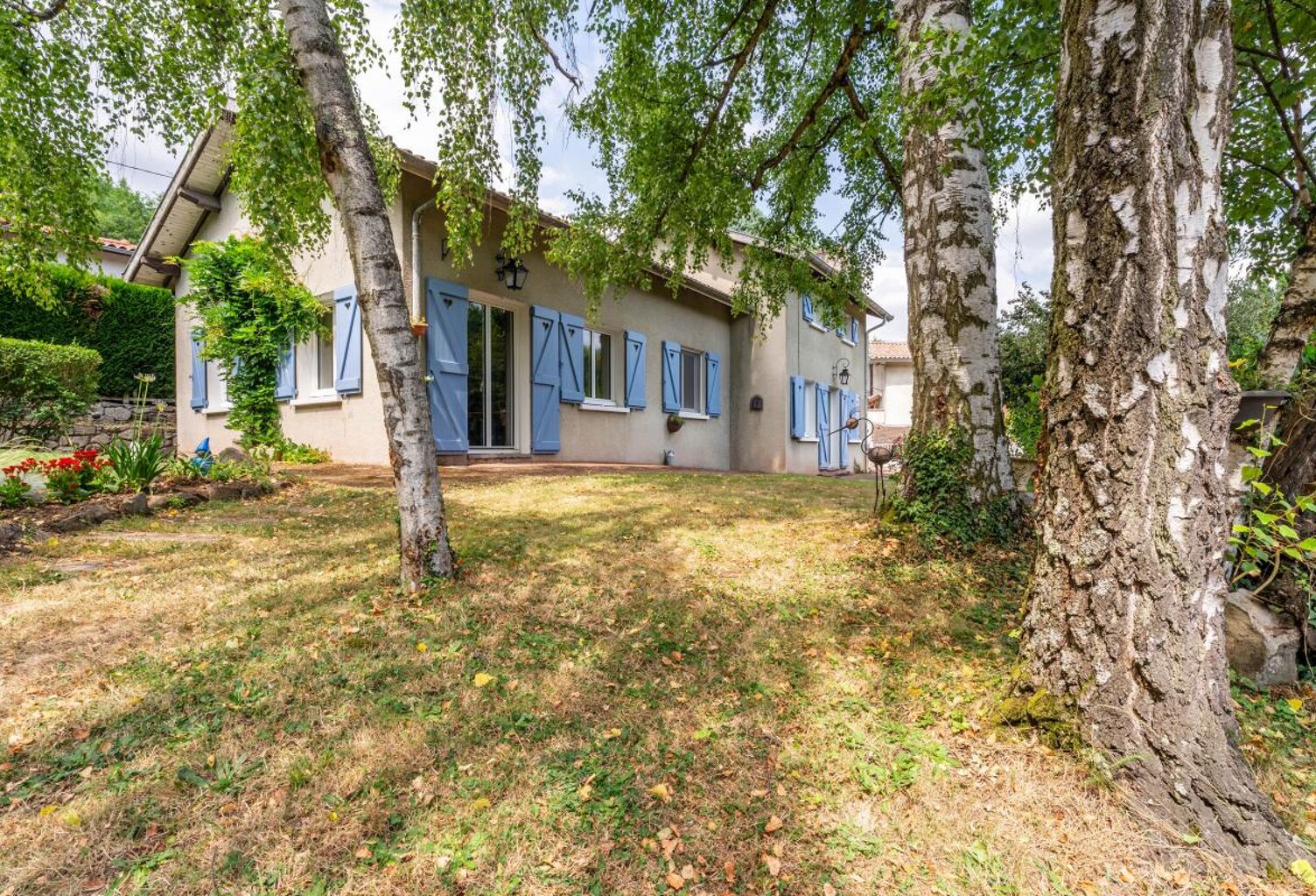 Maison avec jardin — photo 1