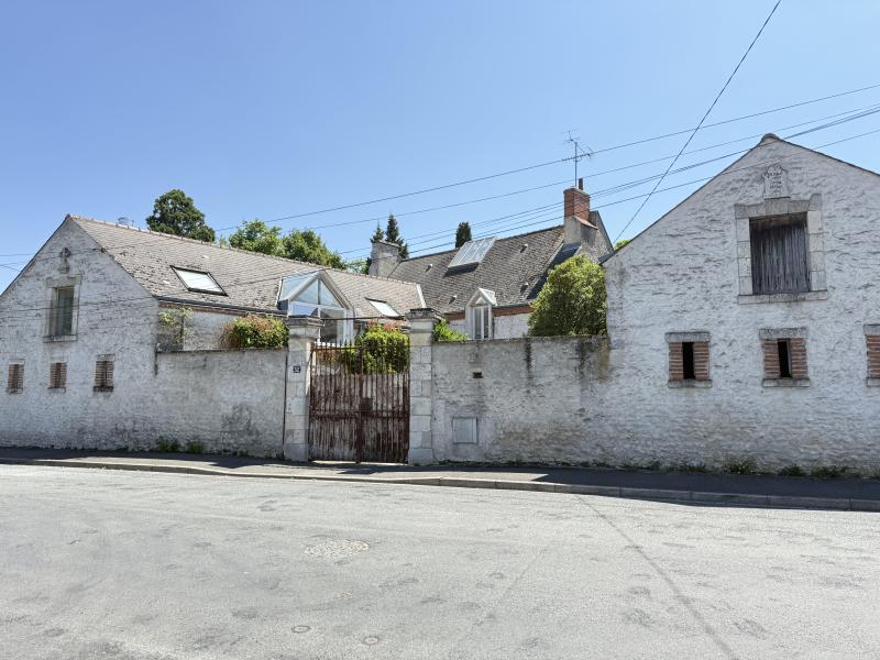 Villa / Maison  T11 à vendre Saint-Jean-de-Braye 45800