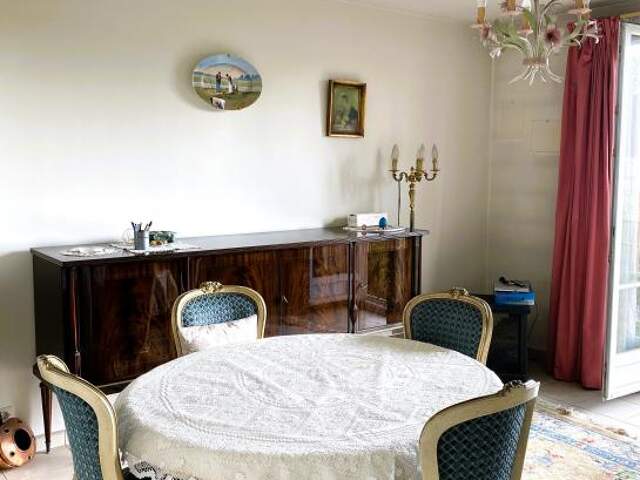 Appartement À Vendre — photo du bien