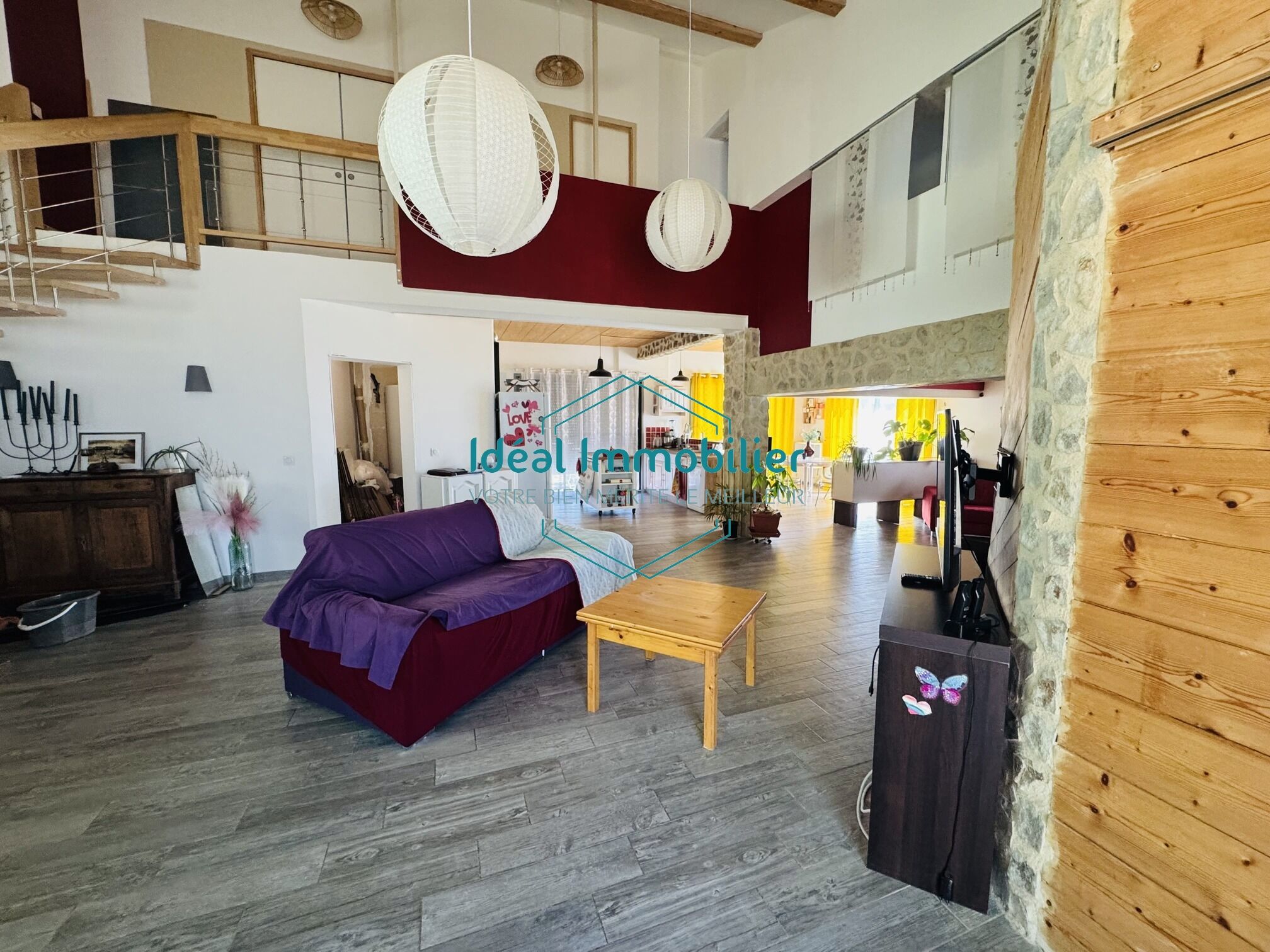 Spacieuse maison avec jardin et piscine