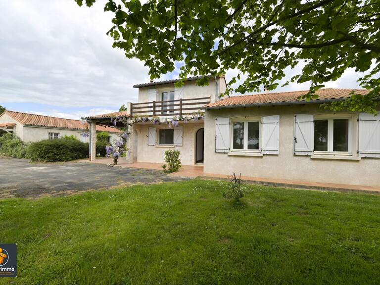 Maison à louer de 135m² à Fressines — photo 1