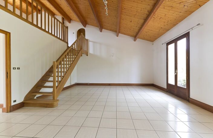 Maison à louer de 135m² à Fressines — photo 3