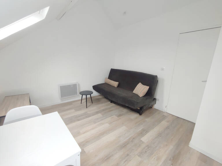 Studio moderne avec cuisine ouverte — photo 1