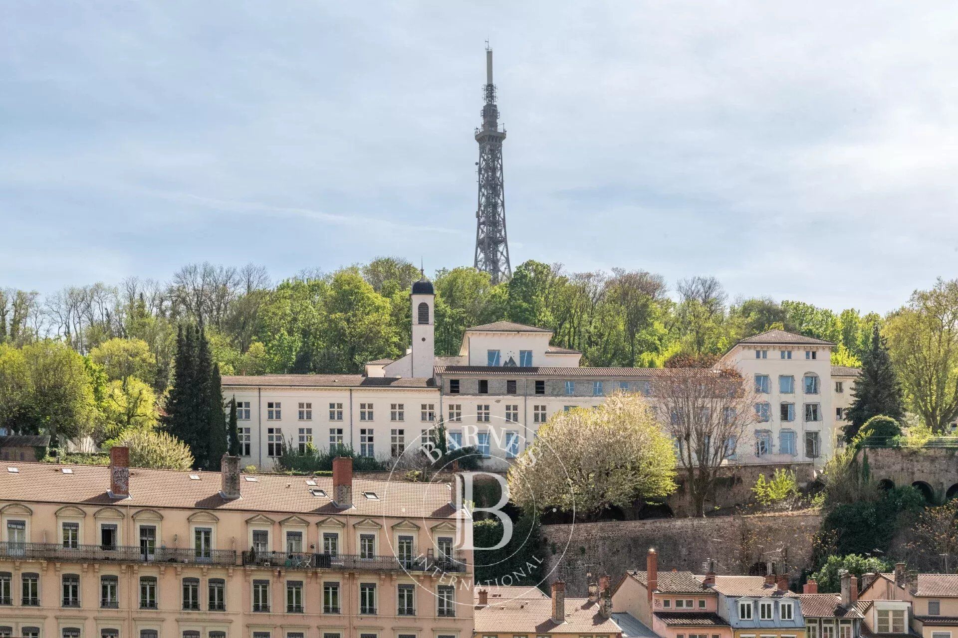 Appartement L T5