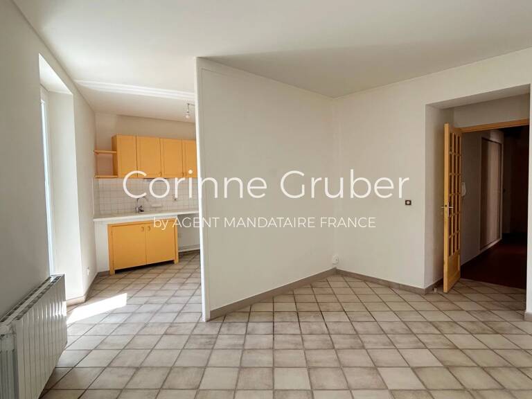 EXCLUSIVITÉ Appartement de type 4 avec cave et parking privatif en centre ville — photo 1