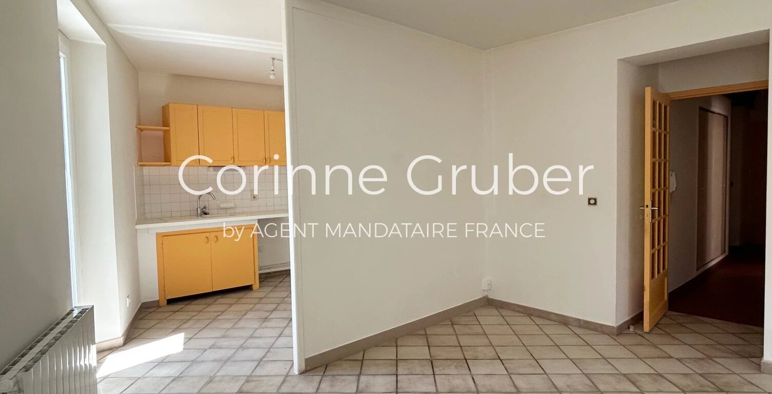 EXCLUSIVITÉ Appartement de type 4 avec cave et parking privatif en centre ville — photo 1