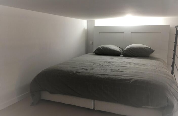 Location appartement 1 pièce 18 m² à Salon-de-Provence (13300) — photo 2