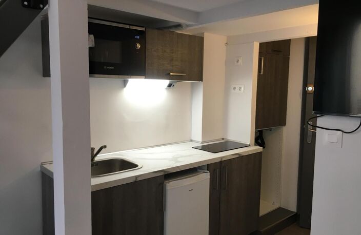 Location appartement 1 pièce 18 m² à Salon-de-Provence (13300) — photo 4