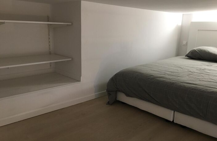 Location appartement 1 pièce 18 m² à Salon-de-Provence (13300) — photo 5