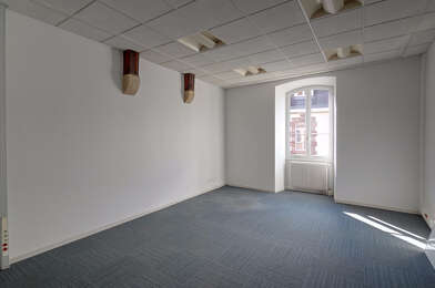 Bureau 7 pièces 3847 €