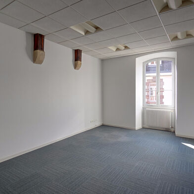 Bureau 7 pièces 3847 €