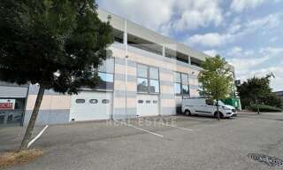 Commerce  205 m² à louer à Saint-Quentin-Fallavier (38070)