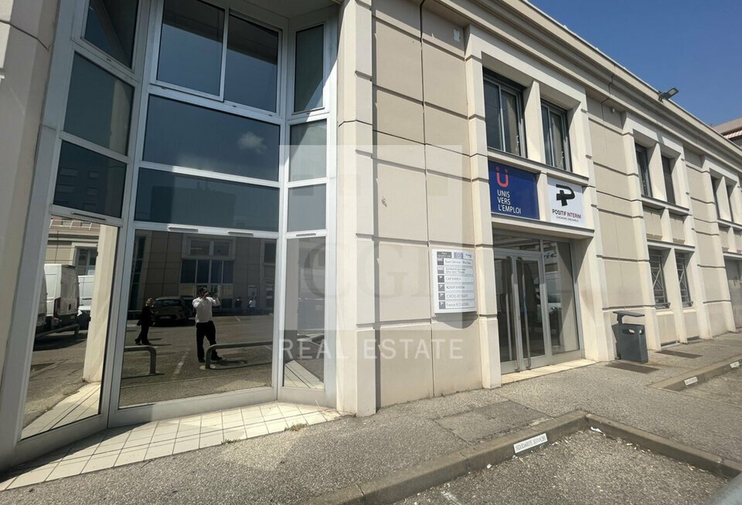 BUREAUX à LOUER — photo 1