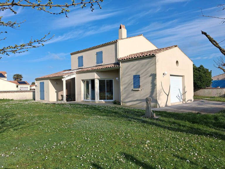 À quelques pas de la plage de Matha - Grande maison familiale au calme, au coeur du village — photo 1