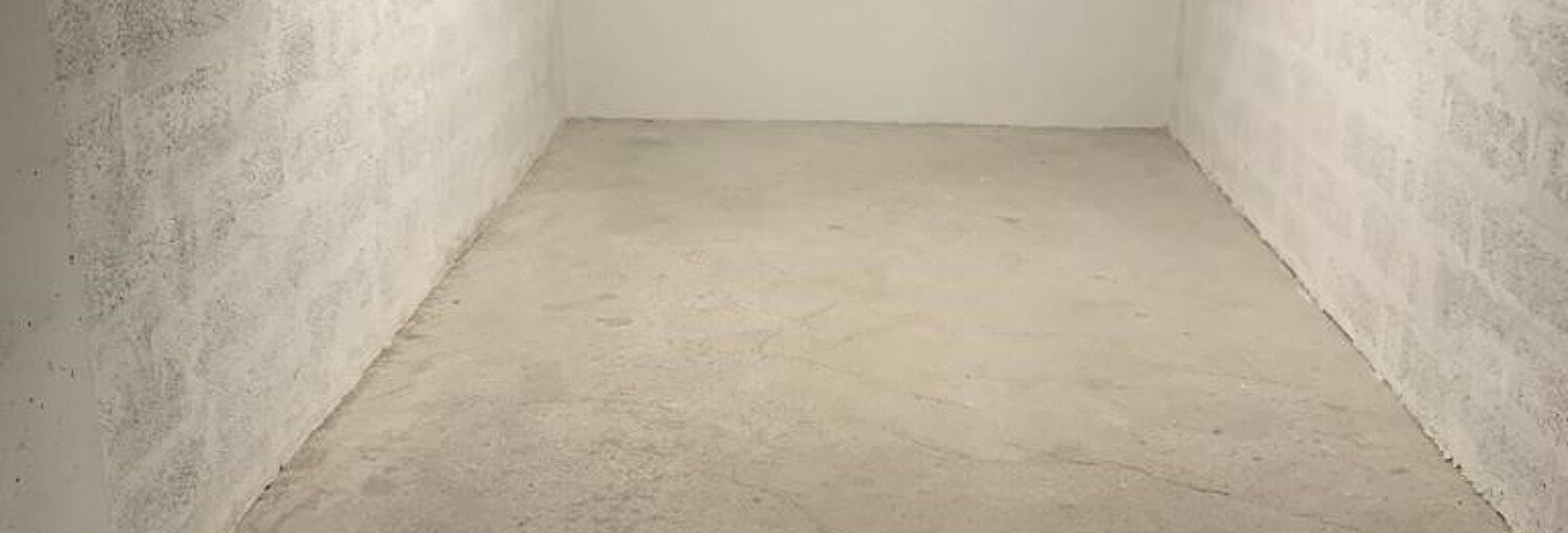 Garage  12 m² à louer à Marseille 8 (13008)