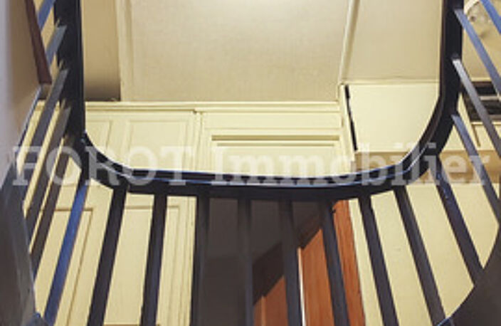 immeuble d'habitation et commercial — photo 2