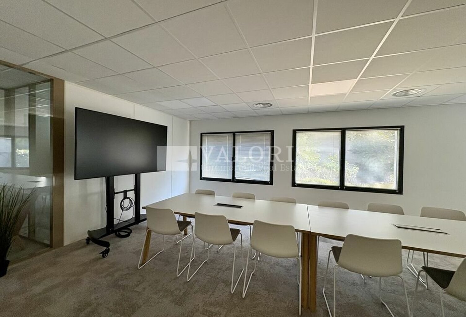 BUREAUX à LOUER — photo 1