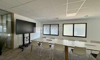 Bureau  6300 m² à louer à Lyon 8 (69008)