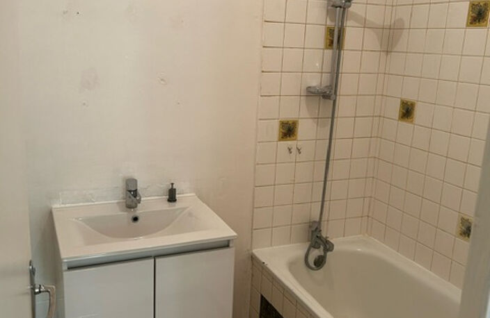 T3 de 53 m2  avec climatisation Centre Ville Montélimar — photo 4