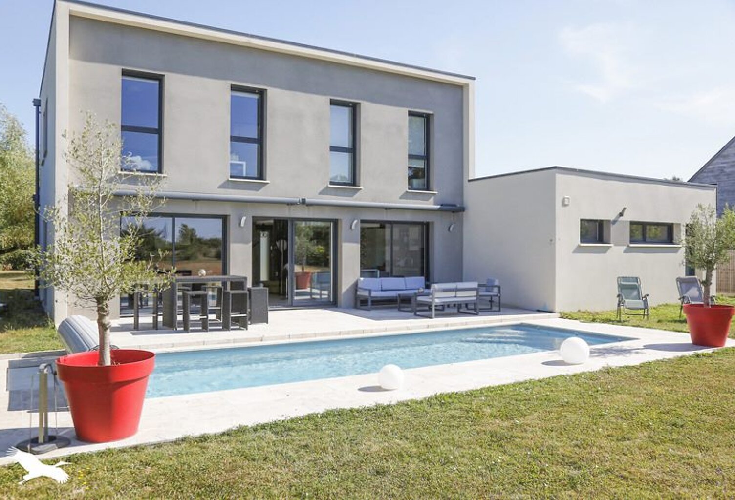 Contemporaine de 7 pièces principales — photo 1