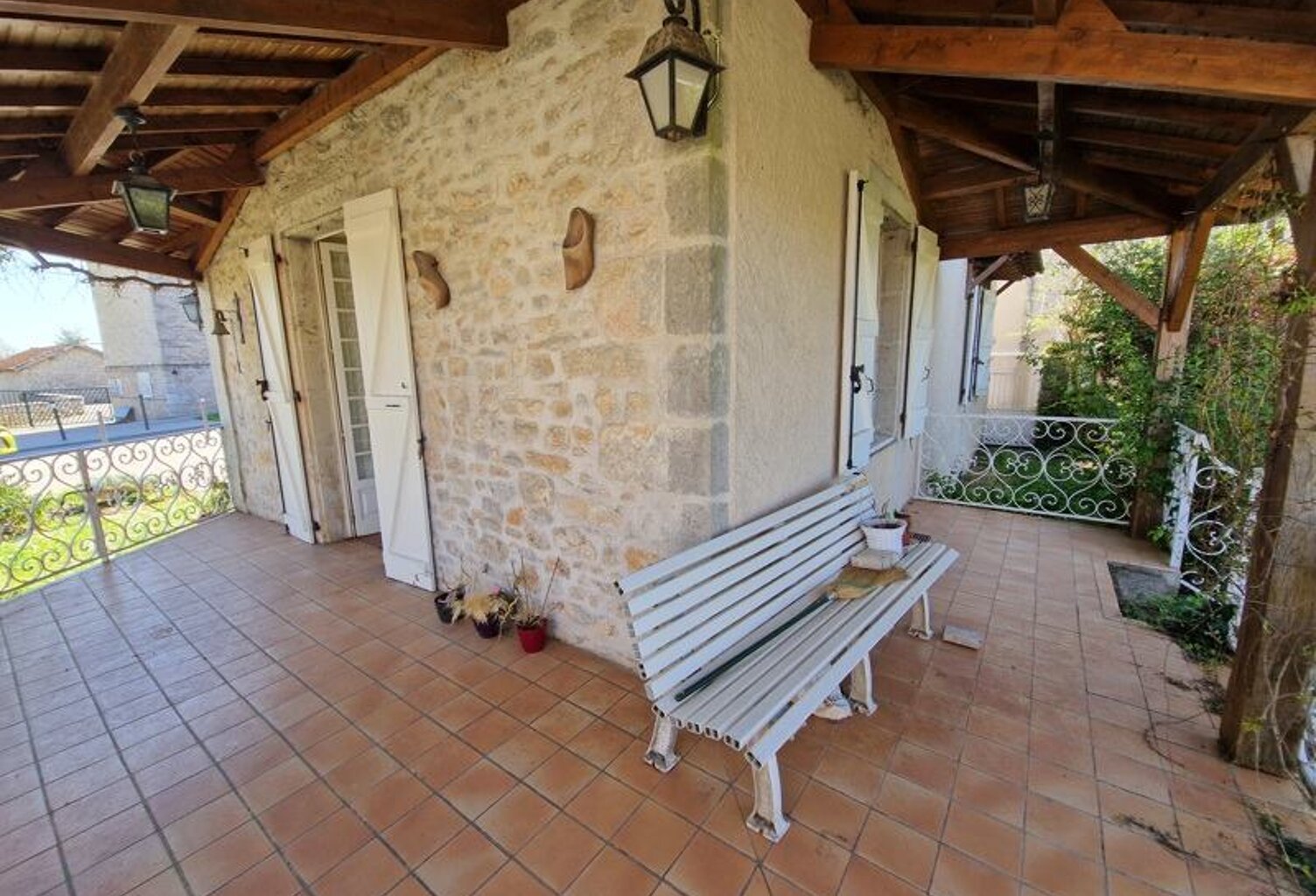 Maison en pierre de 6 pièces principales — photo 1