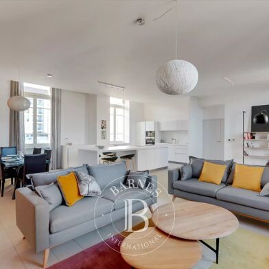 Appartement 6 pièces 3300 €