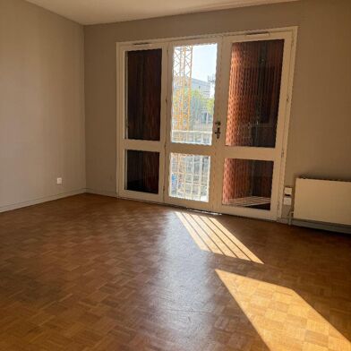 Appartement 2 pièces 740 €