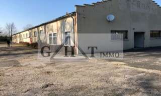 Local industriel  1300 m² à louer à Bellancourt (80132)