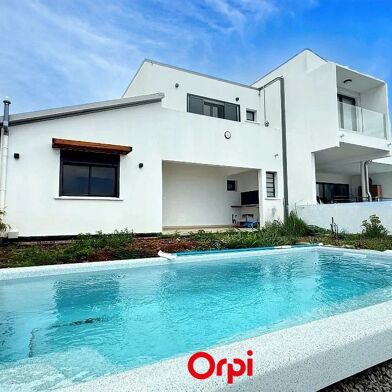 Maison 4 pièces 440500 €