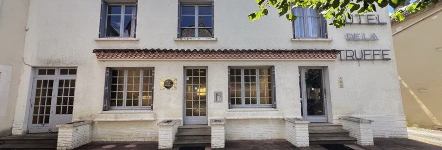 Maison 12 Pièces 377 m² à vendre à Sorges et Ligueux en Périgord (24420)