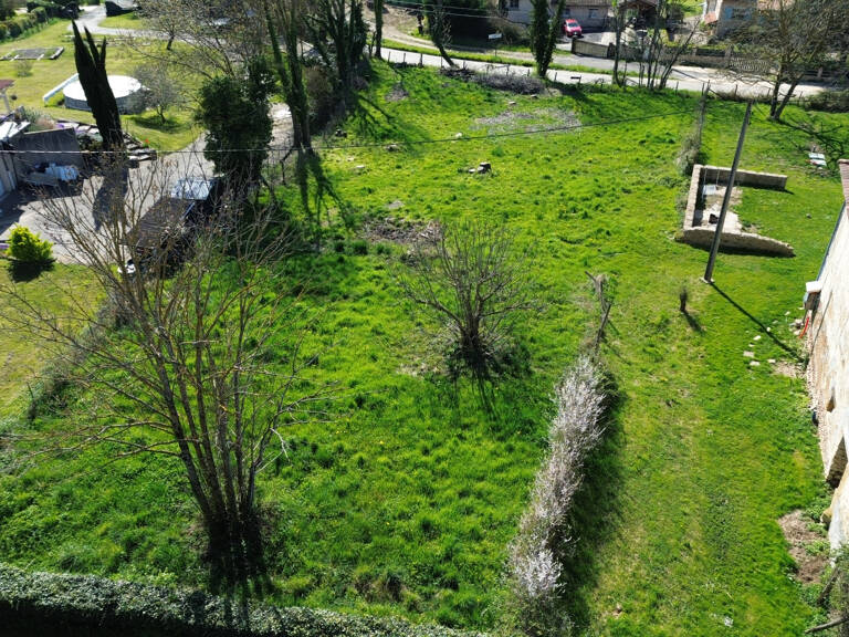 Terrain constructible de 550 m2 non viabilisé — photo 1