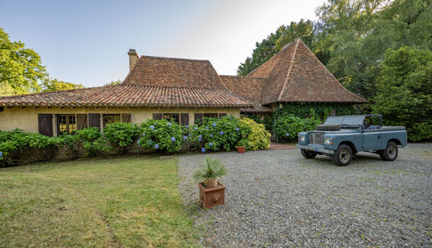 Propri&eacute;t&eacute; 9 pièces  à vendre Morlaàs 64160