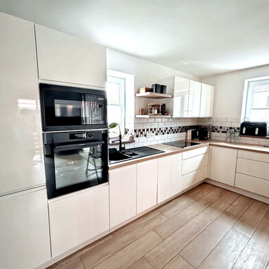 Appartement 4 pièces 274500 €