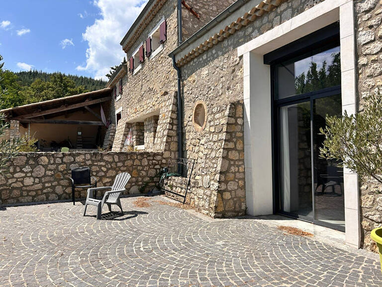 A vendre Mas de caractère entièrement rénové sur Malataverne — photo 1