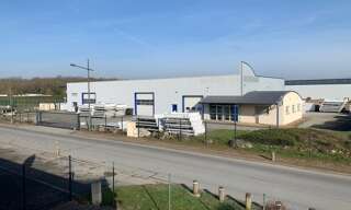 Commerce  843 m² à louer à Esvres (37320)