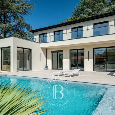 Maison 7 pièces 1760000 €