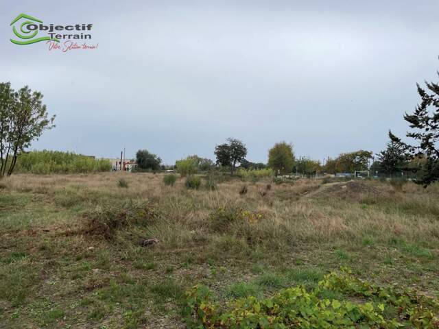 Terrain constructible — photo du bien