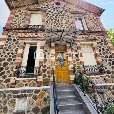 Immeuble  360400 €