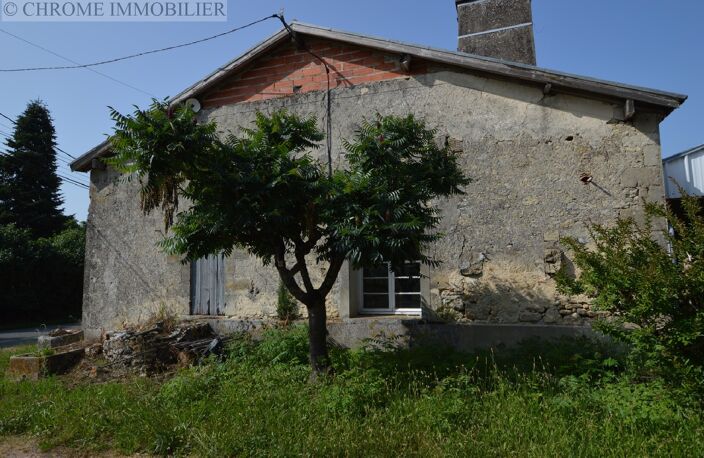 Bâtisse en pierre à rénover — photo 2