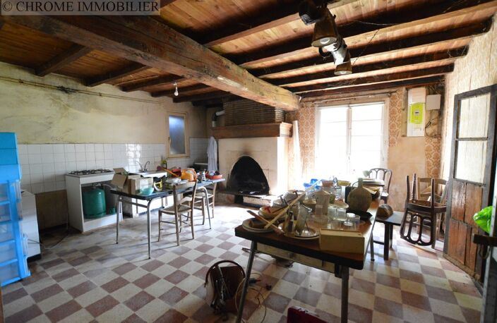 Bâtisse en pierre à rénover — photo 4