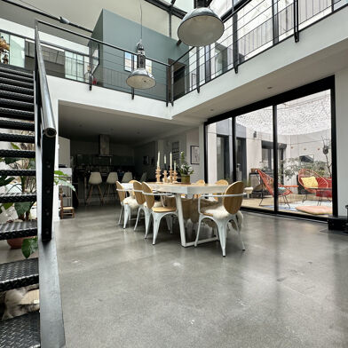 Maison 6 pièces 873600 €