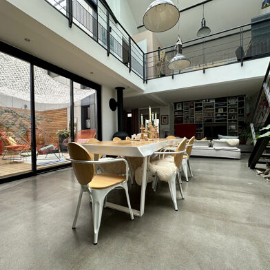 Maison 6 pièces 873600 €