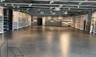 Commerce  740 m² à louer à Vannes (56000)