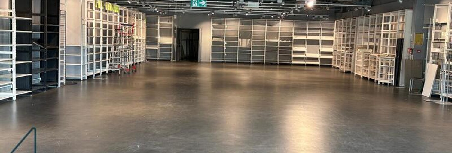 Commerce  740 m² à louer à Vannes (56000)