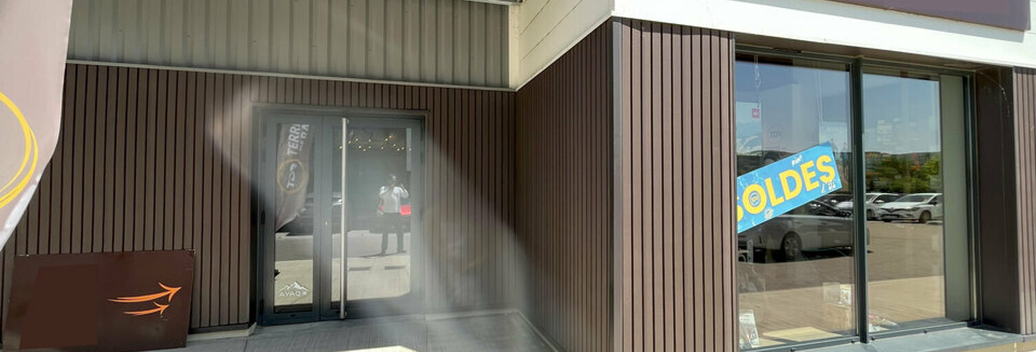 Commerce  118 m² à louer à Genay (69730)