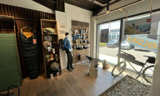 Commerce  118 m² à louer à Genay (69730)