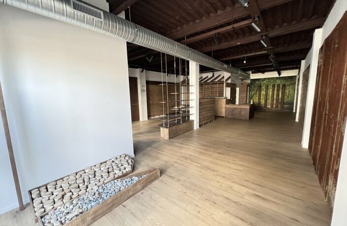 LOCAL COMMERCIAL / BUREAUX à LOUER — photo 3