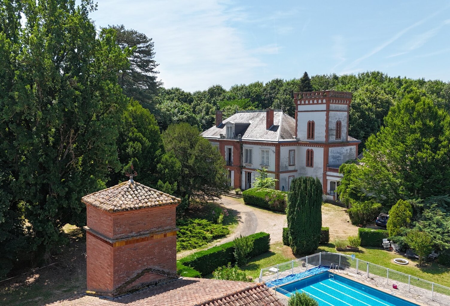 Château — photo 1
