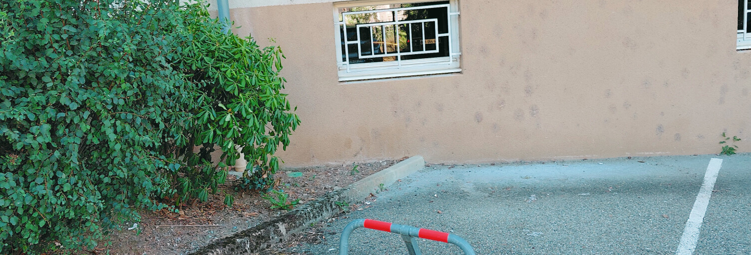 Garage   m² à vendre à Vals-les-Bains (07600)