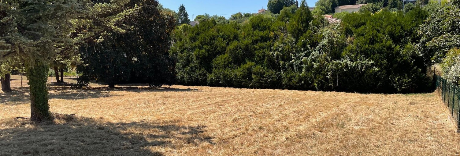 Terrain  800 m² à vendre à Ruelle-sur-Touvre (16600)